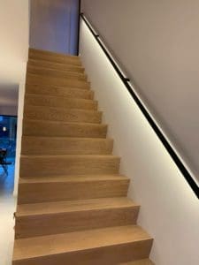 Indirecte verlichting trapleuning Jecon Heist-op-den-Berg Lier Tremelo Keerbergen Aarschot Herentals Putte